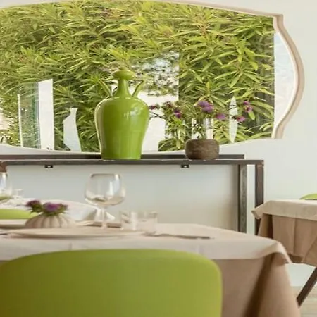 فندق Baia Delle Zagare 4*