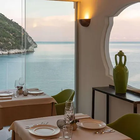 Baia Delle Zagare 4* ماتيناتا