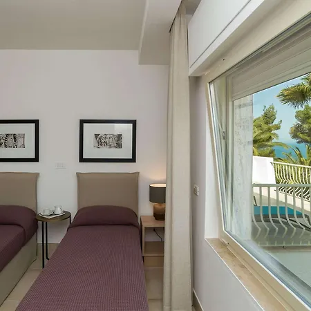 فندق Baia Delle Zagare 4*