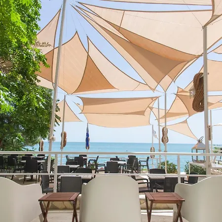 Baia Delle Zagare 4* ماتيناتا